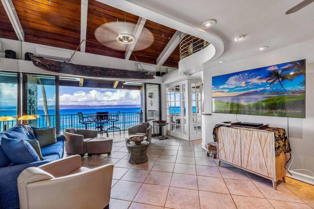 The Noniluna Two - Sleeps 9 Plus Pack N Play Lahaina Exterior photo