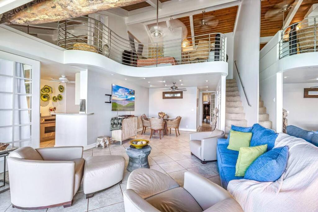 The Noniluna Two - Sleeps 9 Plus Pack N Play Lahaina Exterior photo