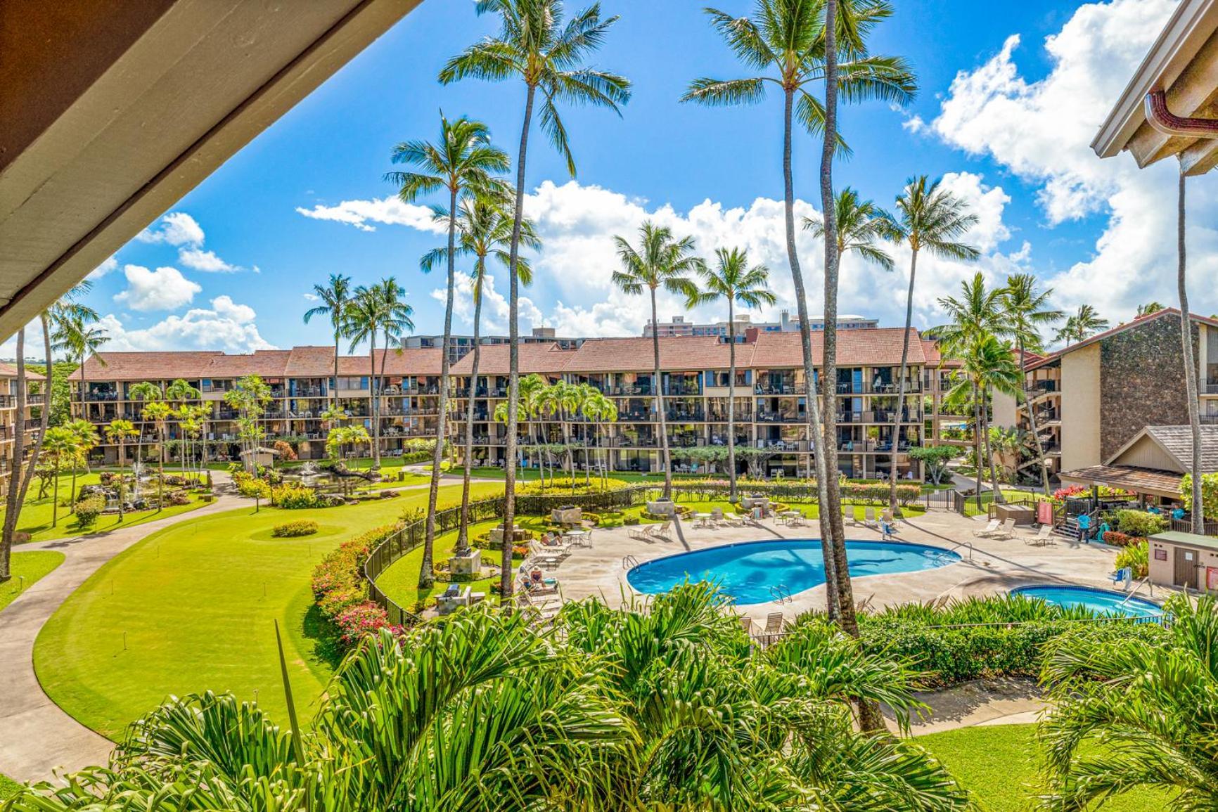 The Noniluna Two - Sleeps 9 Plus Pack N Play Lahaina Exterior photo
