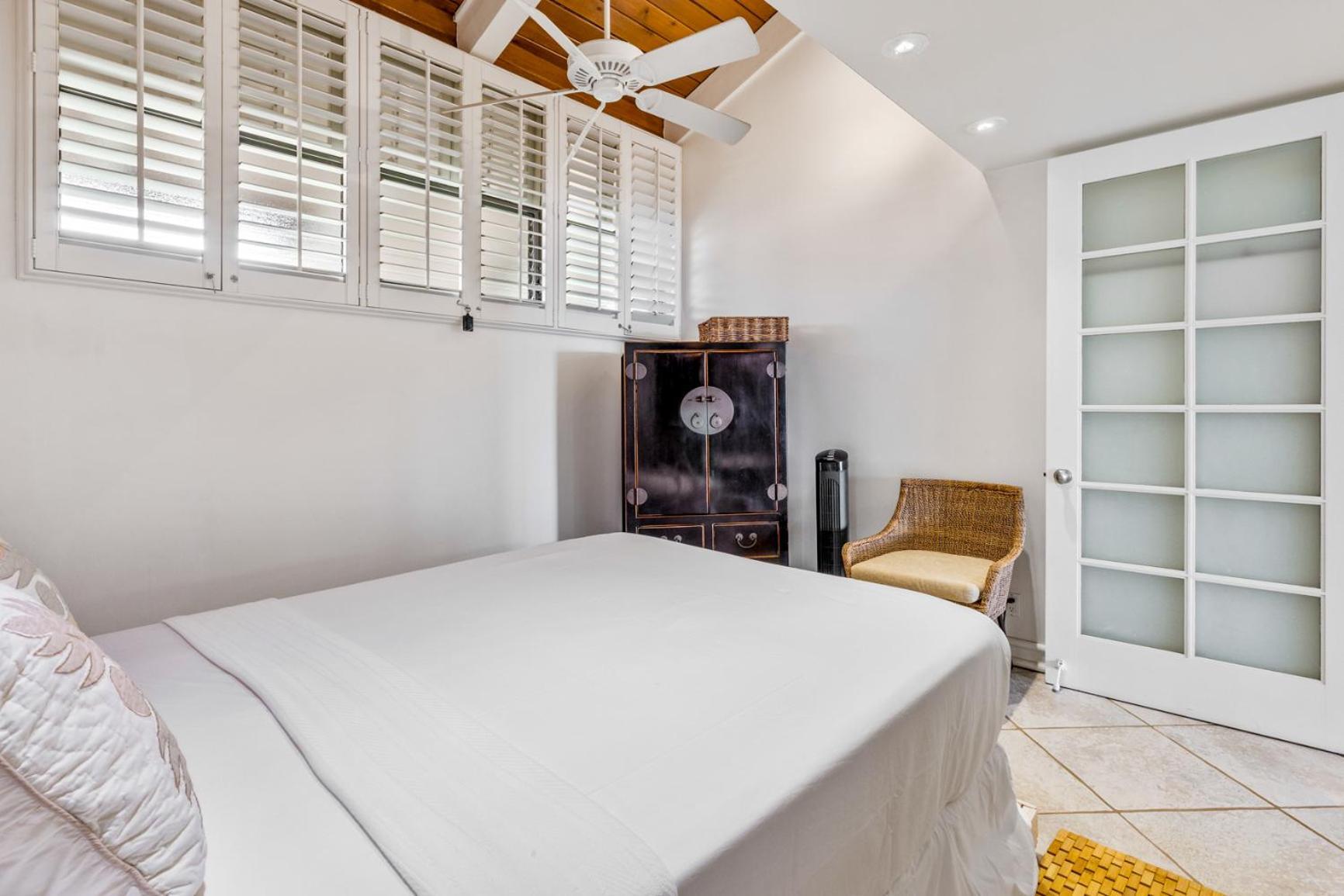 The Noniluna Two - Sleeps 9 Plus Pack N Play Lahaina Exterior photo
