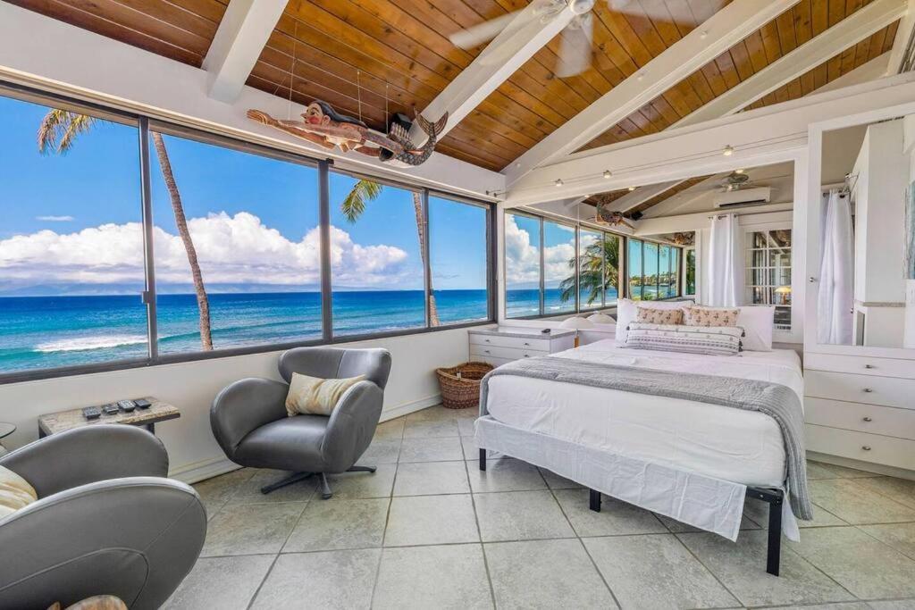 The Noniluna Two - Sleeps 9 Plus Pack N Play Lahaina Exterior photo