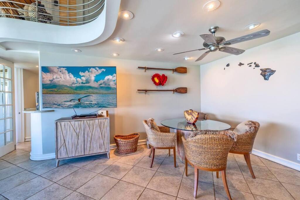 The Noniluna Two - Sleeps 9 Plus Pack N Play Lahaina Exterior photo