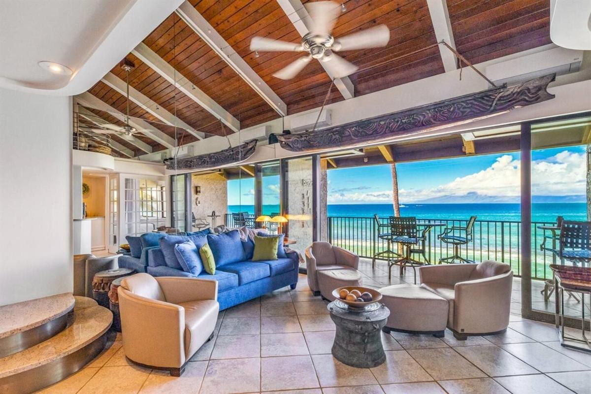 The Noniluna Two - Sleeps 9 Plus Pack N Play Lahaina Exterior photo